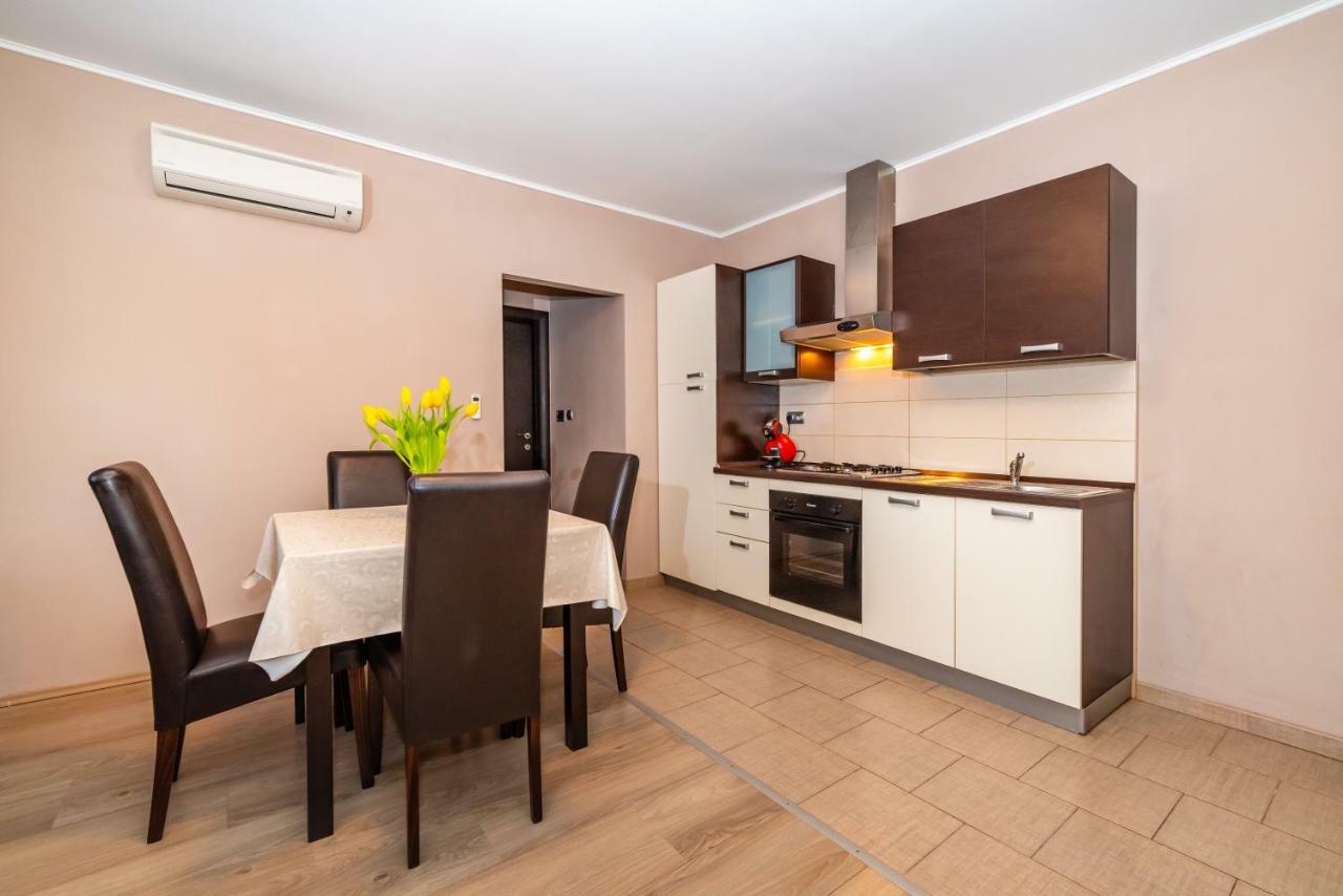 Apartment Adrian Biograd Na Moru Exterior foto