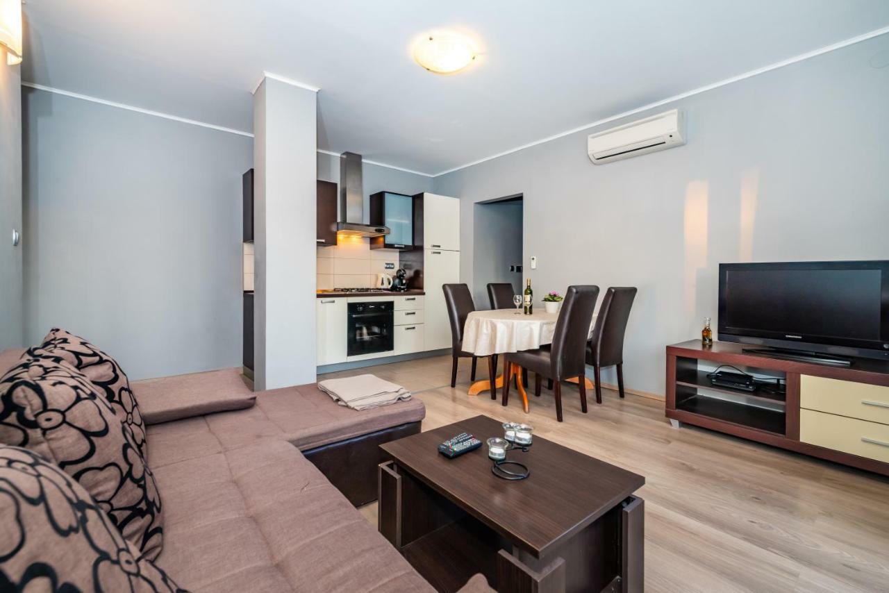 Apartment Adrian Biograd Na Moru Exterior foto