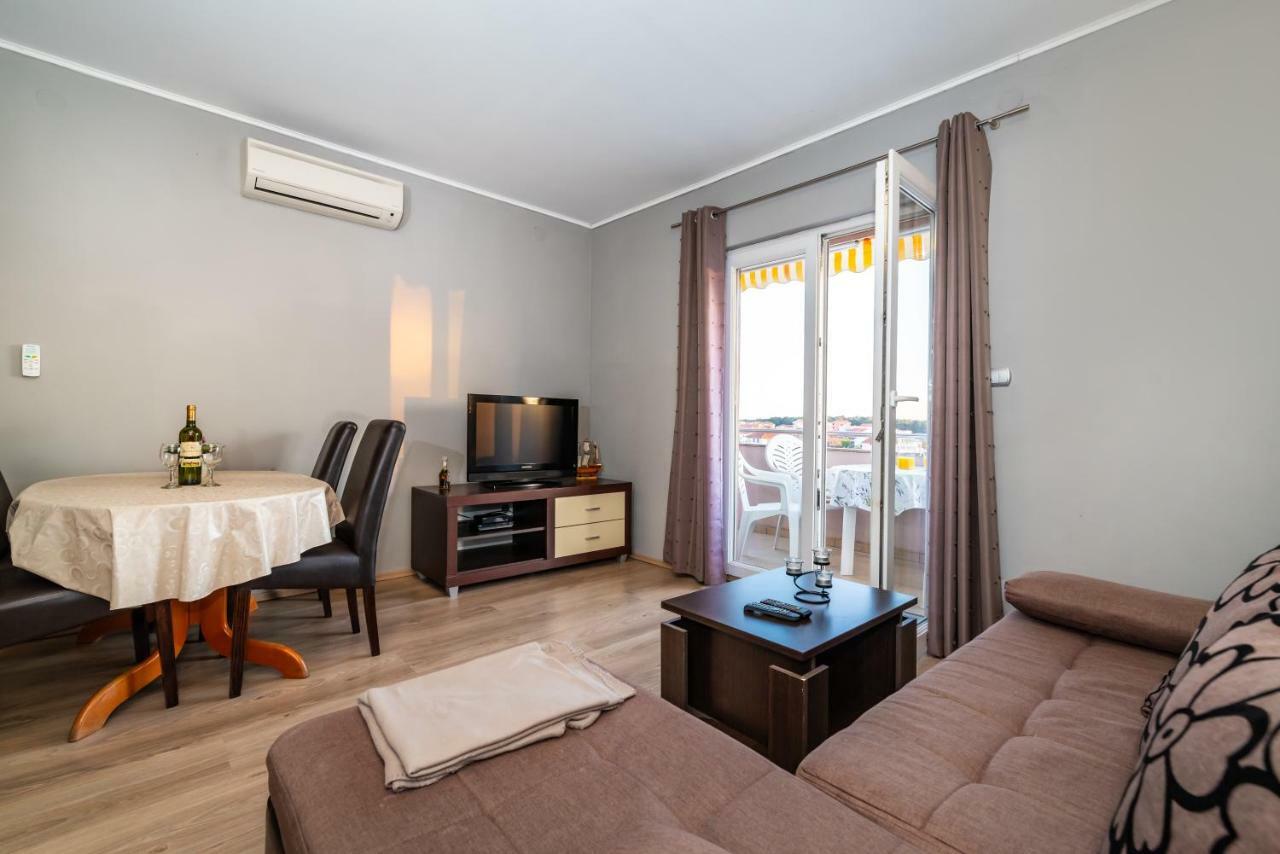 Apartment Adrian Biograd Na Moru Exterior foto